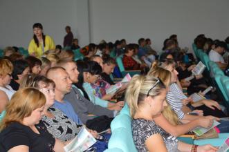 Методист Дворца школьников провела республиканскую родительскую конференцию в Павлодаре