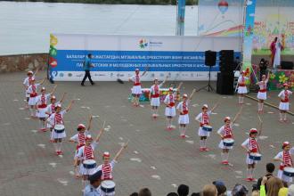 Оқушылар сарайының тәрбиеленушілері  Павлодар қаласында өткен алғаш шеруге қатысты