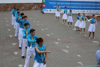 Оқушылар сарайының тәрбиеленушілері  Павлодар қаласында өткен алғаш шеруге қатысты