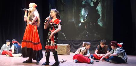 Павлодарские школьники посетили премьеру спектакля «Здравствуй, принцесса»